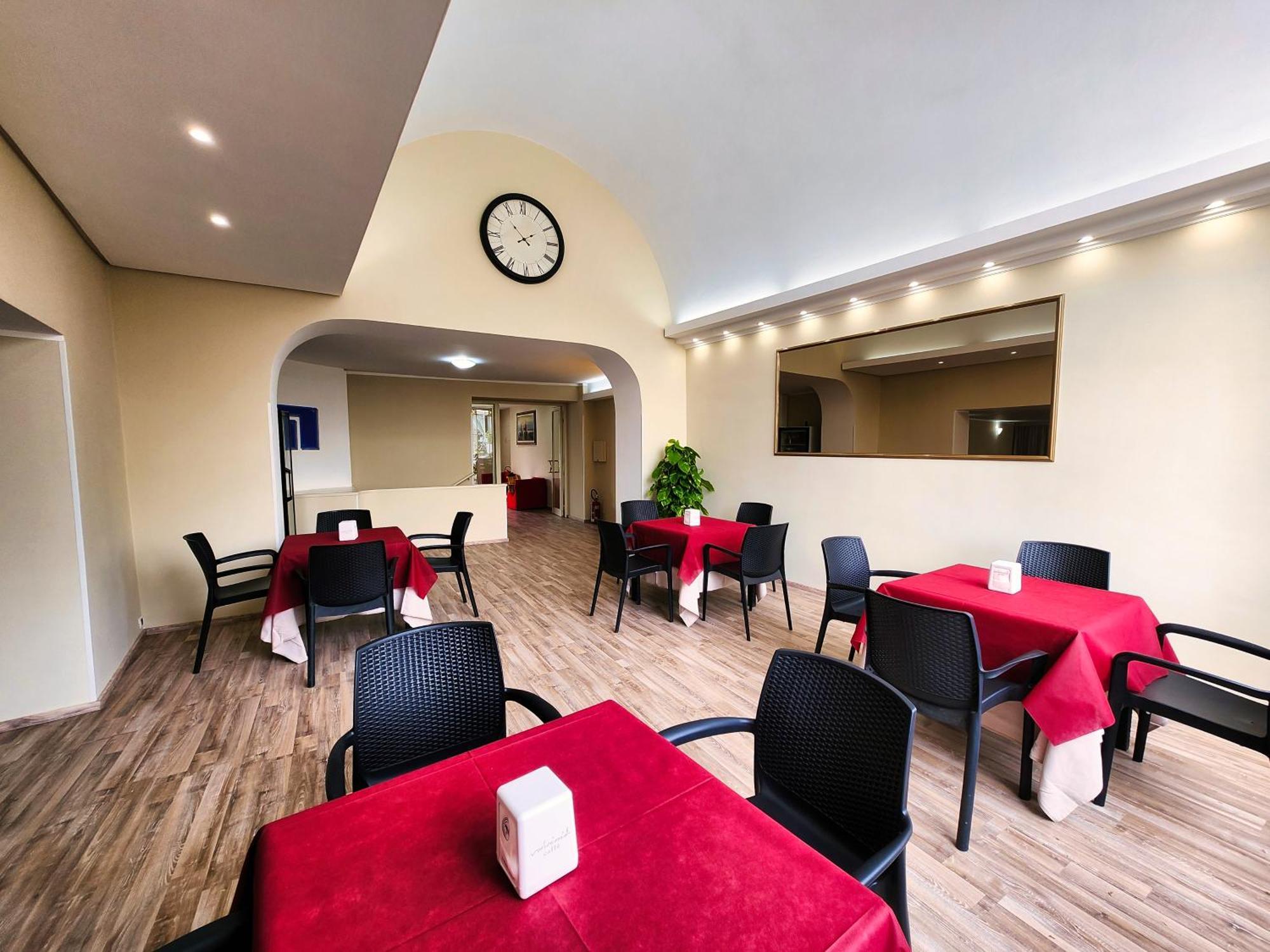 Hotel Nazionale Bolsena Kültér fotó