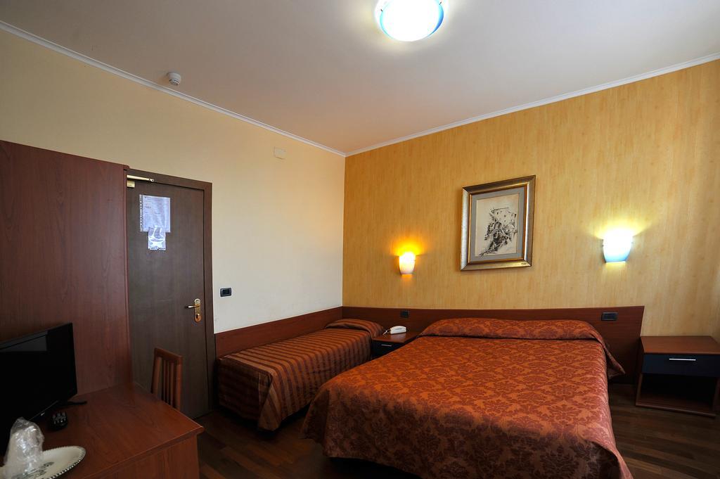 Hotel Nazionale Bolsena Kültér fotó